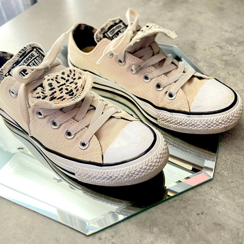 Converse with imprint tongue